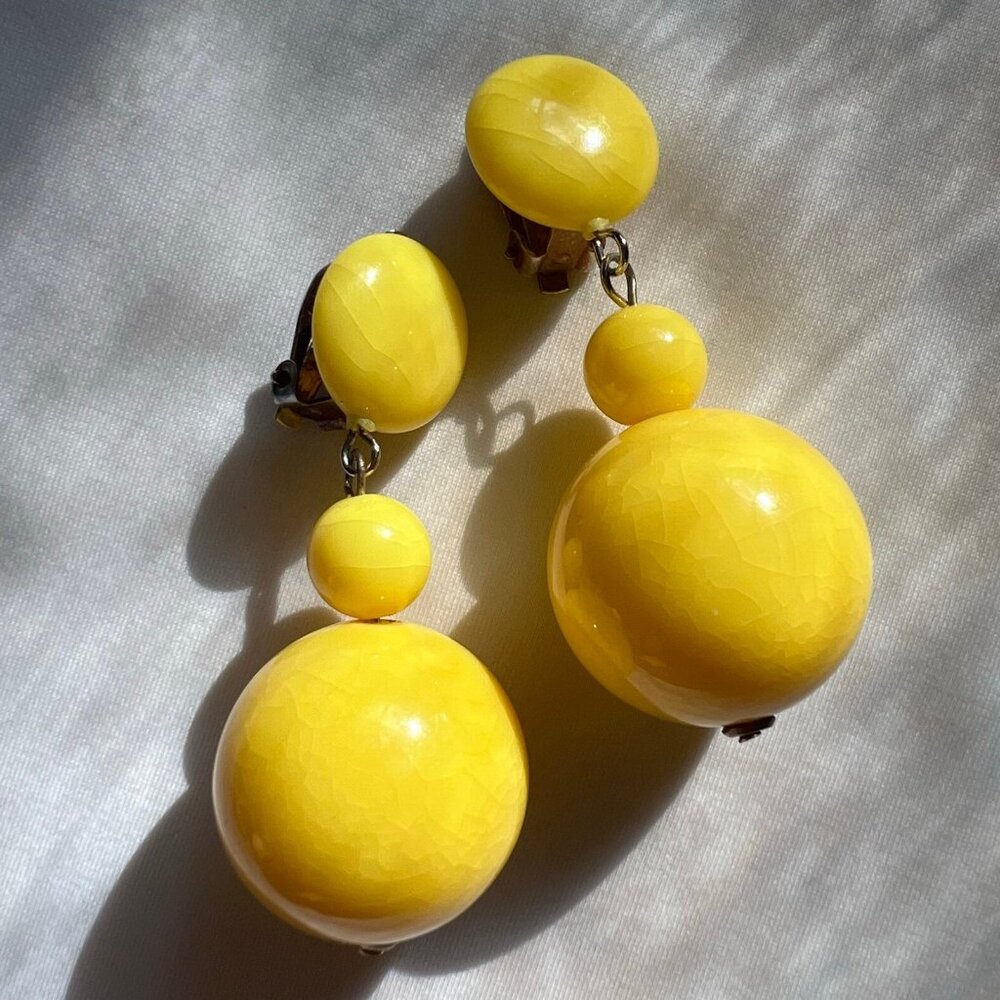 Chunky MCM Lemon Yellow Lucite Dangle Costume Fashion Estate Clip On Earrings - Picture 5 of 9